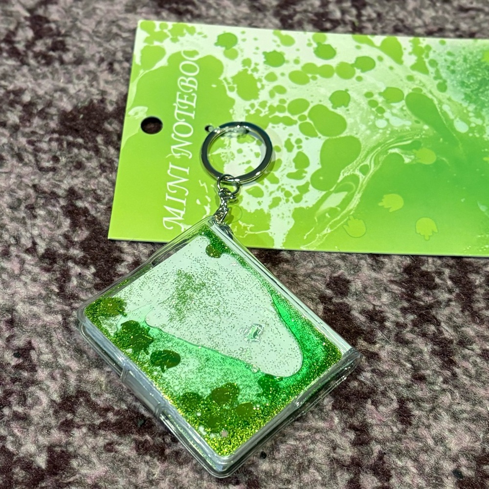 NEW * Urban Outfitters Green Liquid Glitter Keychain Mini Notebook BRAT 90s NWT - Picture 5 of 7